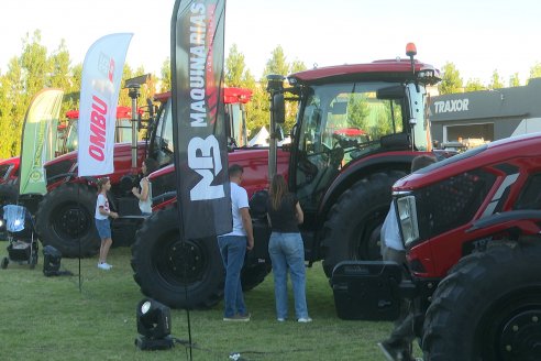 MB Maquinarias: Presentación Oficial de los Tractores Traxtor en Gral. Ramiez