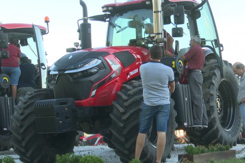 MB Maquinarias: Presentación Oficial de los Tractores Traxtor en Gral. Ramiez