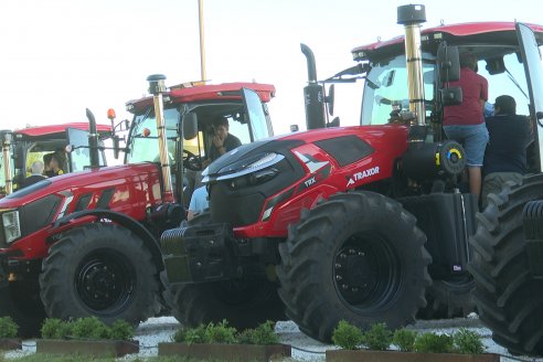MB Maquinarias: Presentación Oficial de los Tractores Traxtor en Gral. Ramiez