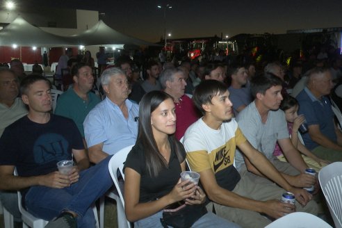 MB Maquinarias: Presentación Oficial de los Tractores Traxtor en Gral. Ramiez