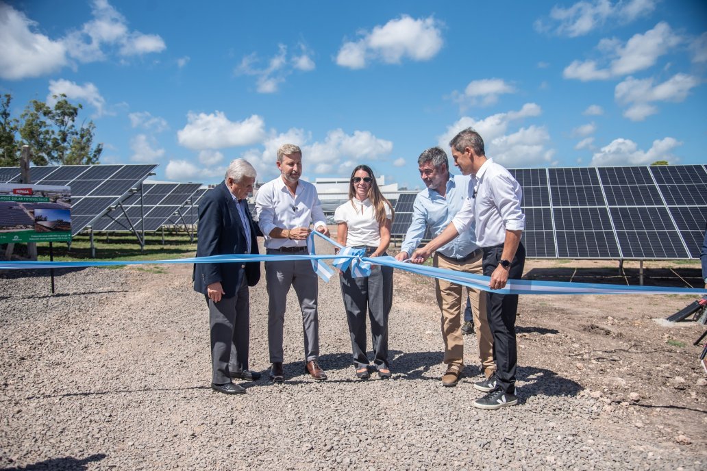 El parque fotovoltaico inaugurado cuenta con 2.880 paneles solares