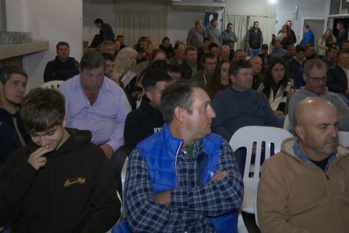 Jornada de Capacitación de El Molino Agroservicios en Sociedad Rural de Maria Grande