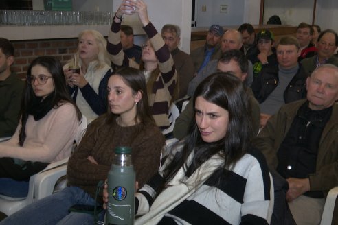 Jornada de Capacitación de El Molino Agroservicios en Sociedad Rural de Maria Grande