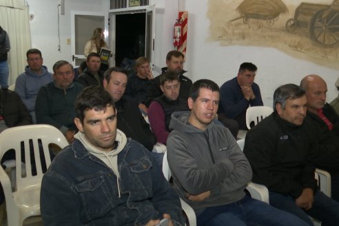 Jornada de Capacitación de El Molino Agroservicios en Sociedad Rural de Maria Grande