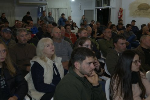 Jornada de Capacitación de El Molino Agroservicios en Sociedad Rural de Maria Grande