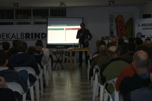 Jornada de Capacitación de El Molino Agroservicios en Sociedad Rural de Maria Grande