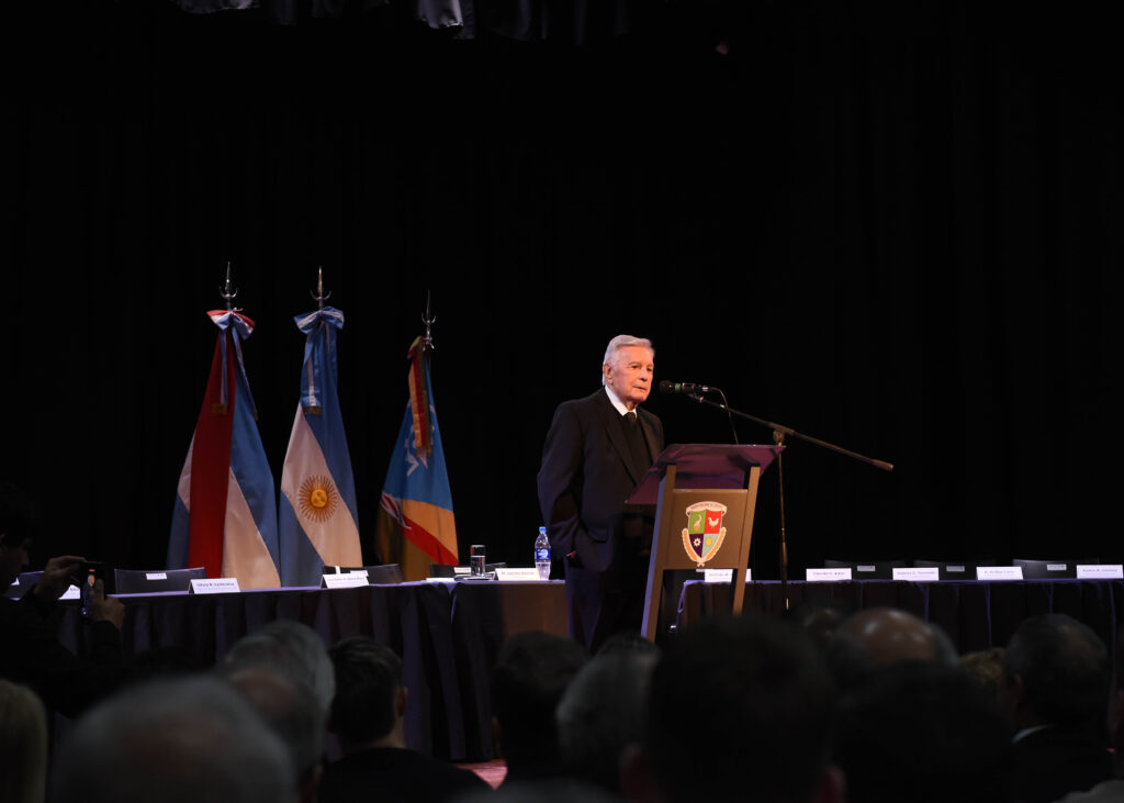 El empresario Héctor Motta recibió el reconocimiento de Ciudadano Ilustre