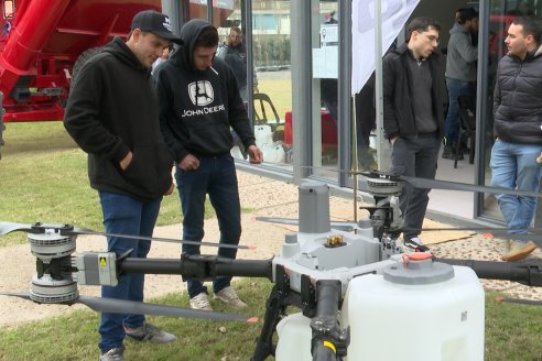 Jornada de Capacitación de MB Maquinarias: Precision al vuelo - Gira tecnológica de aplicacion con drones